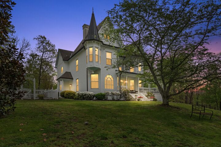 Property Photo:  515 Cox Hollow Rd  TN 37058 