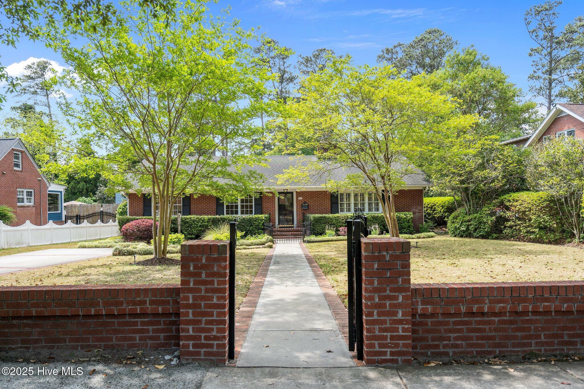 Property Photo: 202 Colonial Drive NC 28403