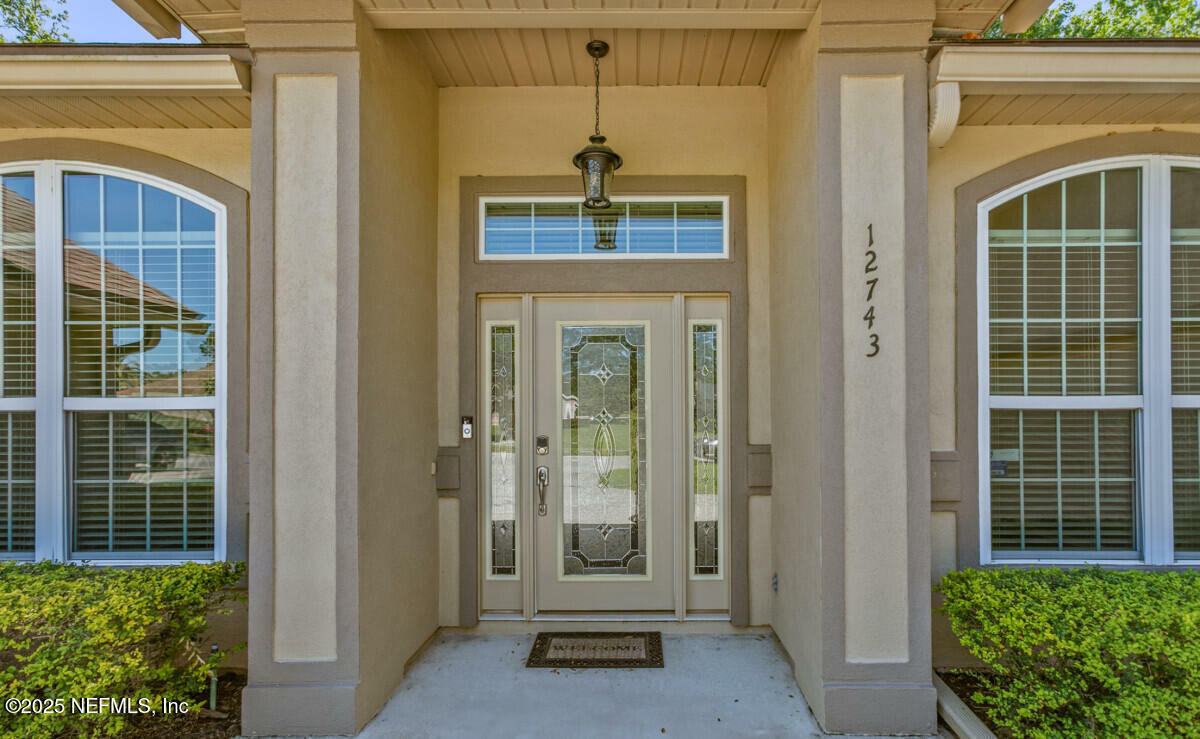 Property Photo: 12743 Camellia Bay Drive E FL 32223