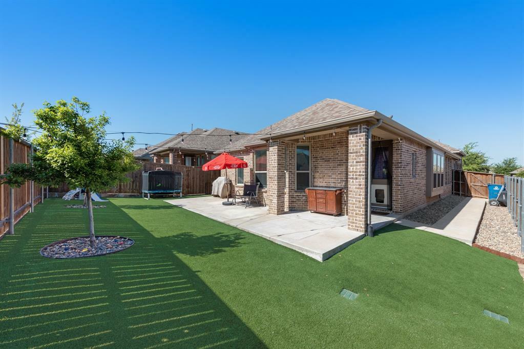 Property Photo: 1008 Shire Drive TX 76227
