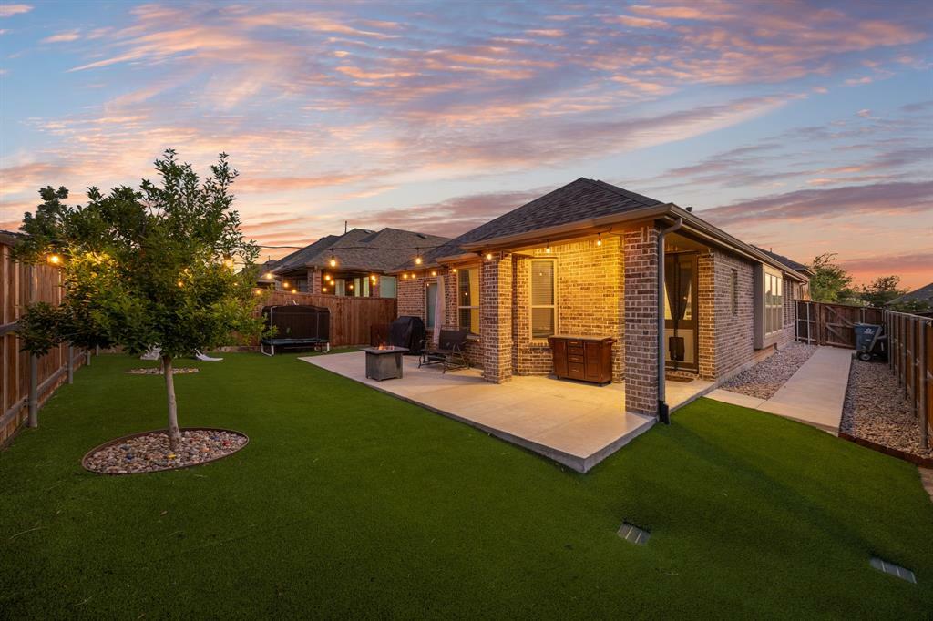 Property Photo: 1008 Shire Drive TX 76227