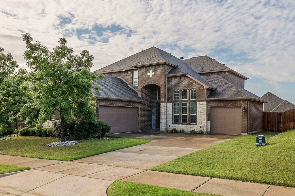 Property Photo: 270 Brookdale Drive TX 76065