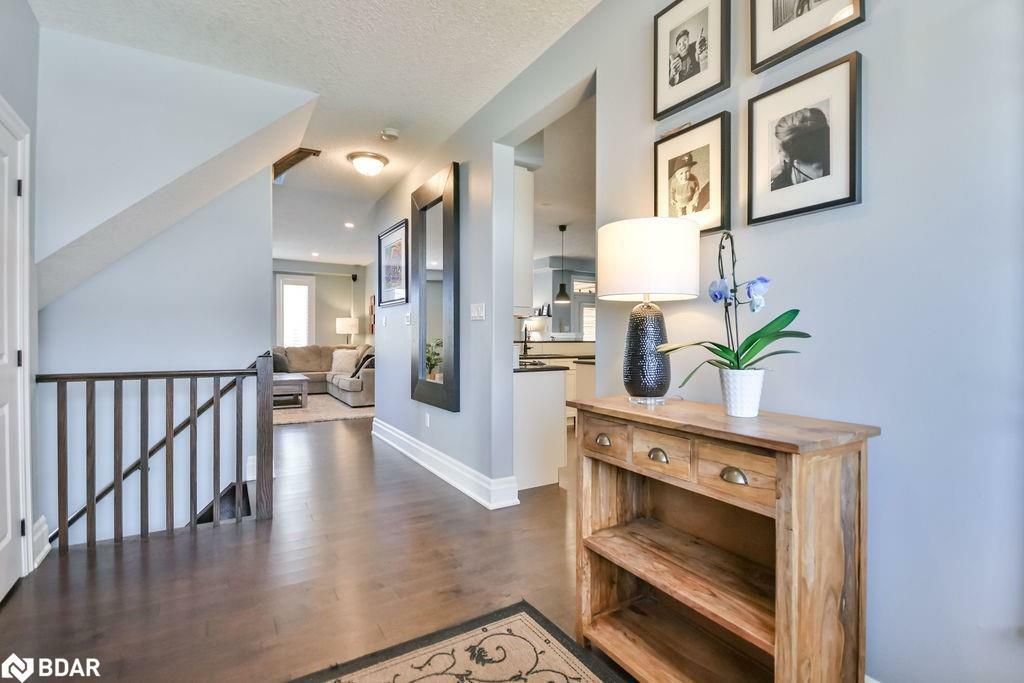 Property Photo: 99 Jewel House Lane ON L4N 5X1
