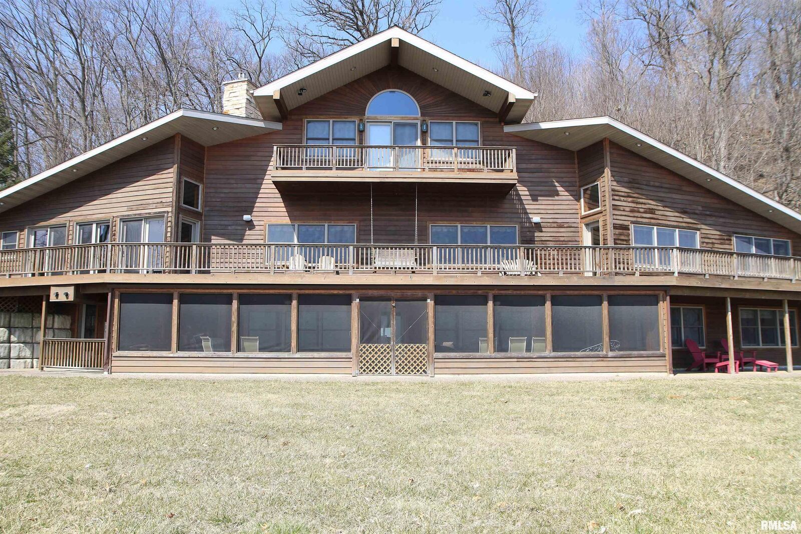 Property Photo: 1800 E Deer Creek Road IA 52732