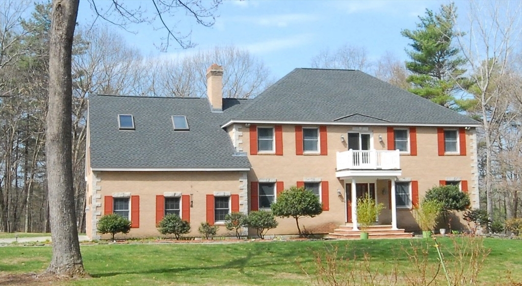 Property Photo:  17 Wyndcliff Drive  MA 01720 