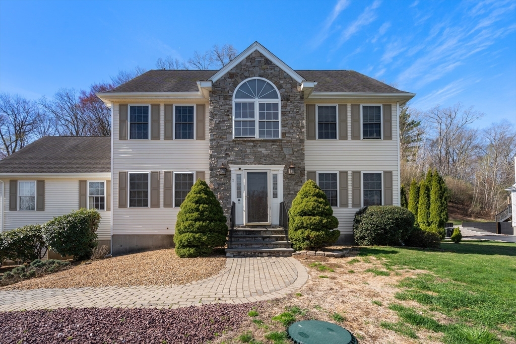 3 Jasmine Dr  Oxford MA 01540 photo