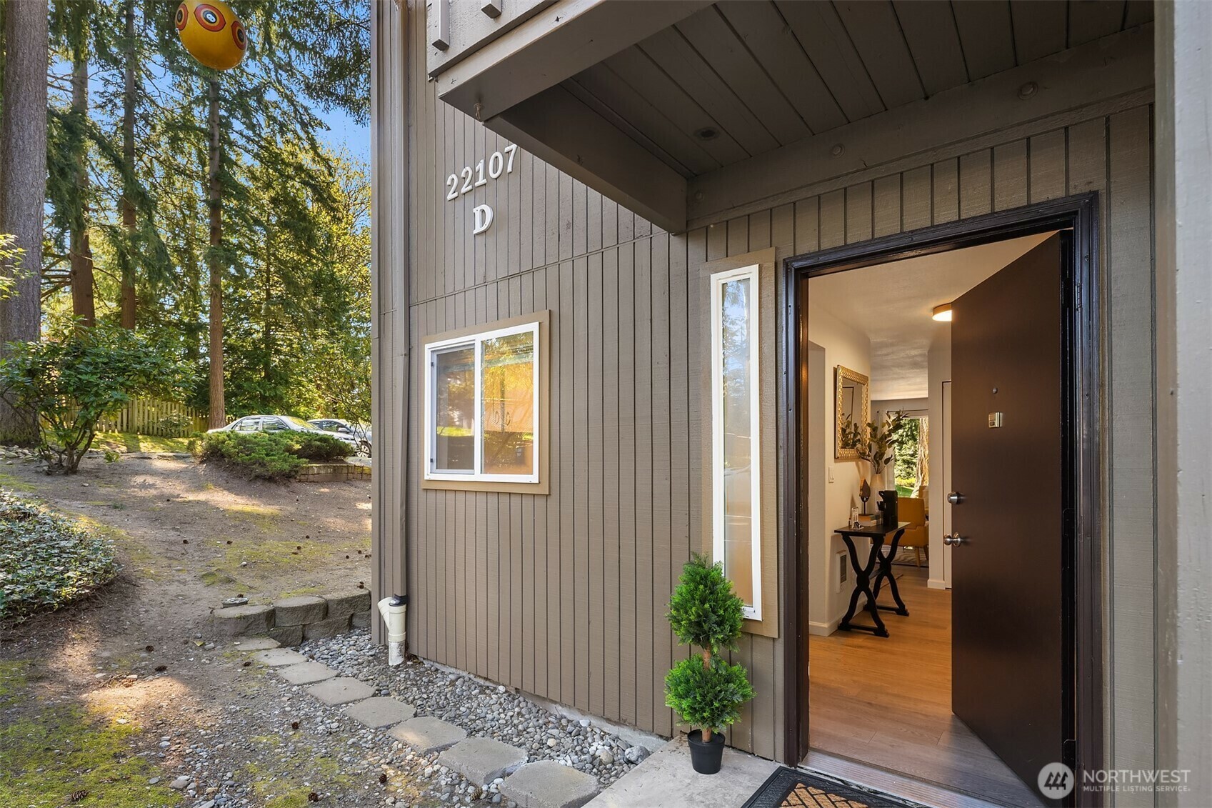 Property Photo: 22107 66th Avenue W 1D WA 98043