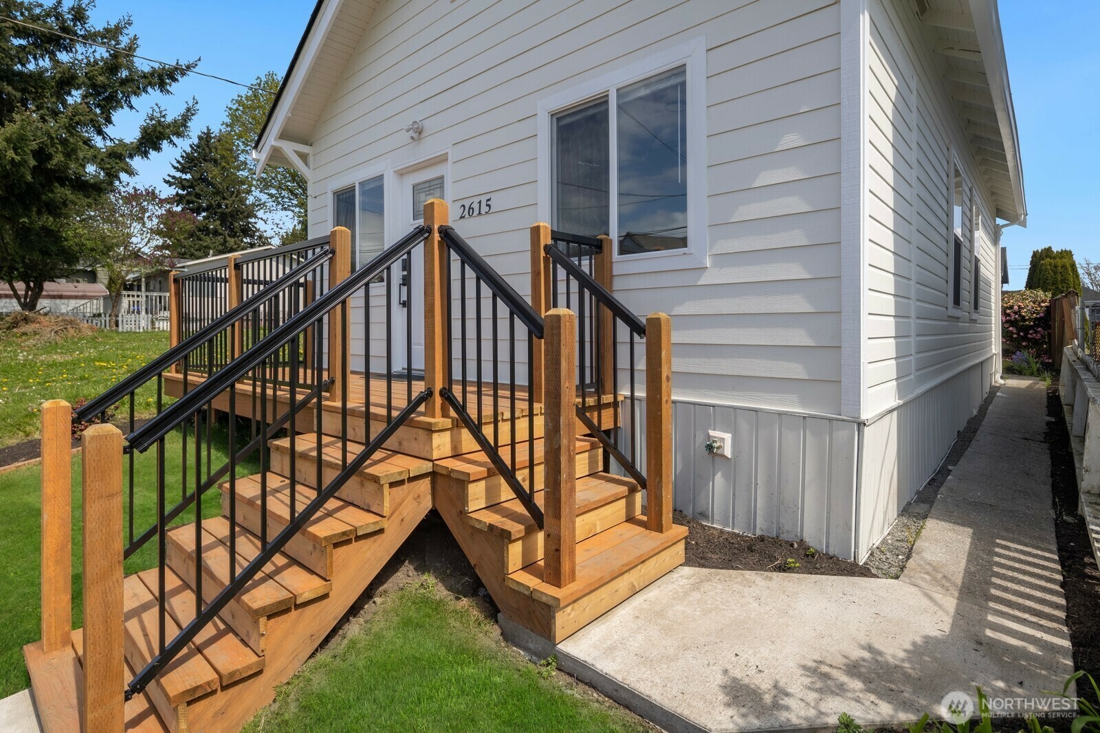 Property Photo: 2615 Harrison Avenue WA 98201
