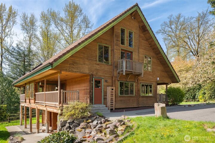 Property Photo: 18608 259th Avenue SE WA 98038