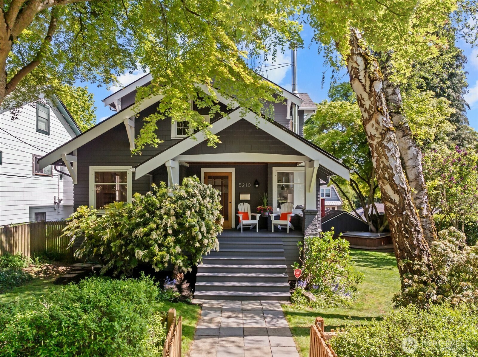 Property Photo: 5210 35th Avenue NE WA 98105