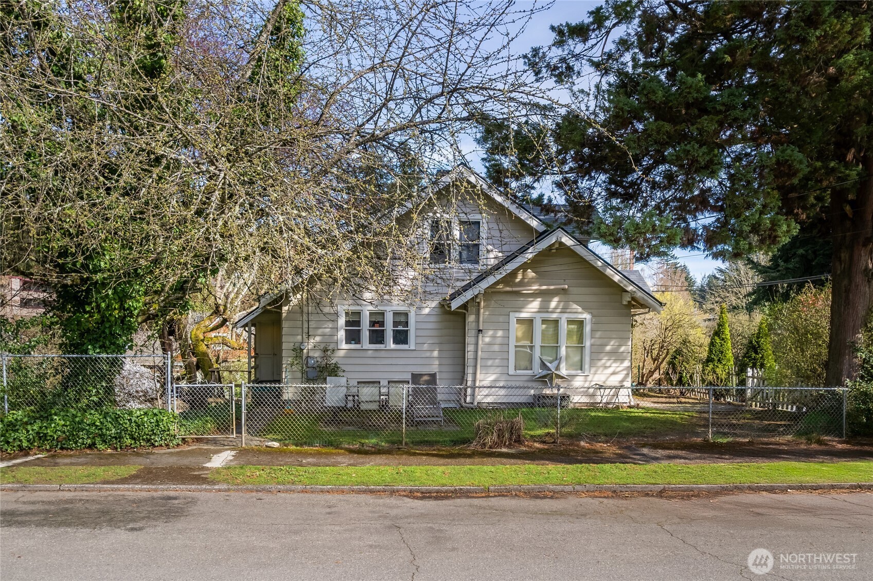 Property Photo: 10116 NE 187th Street WA 98011