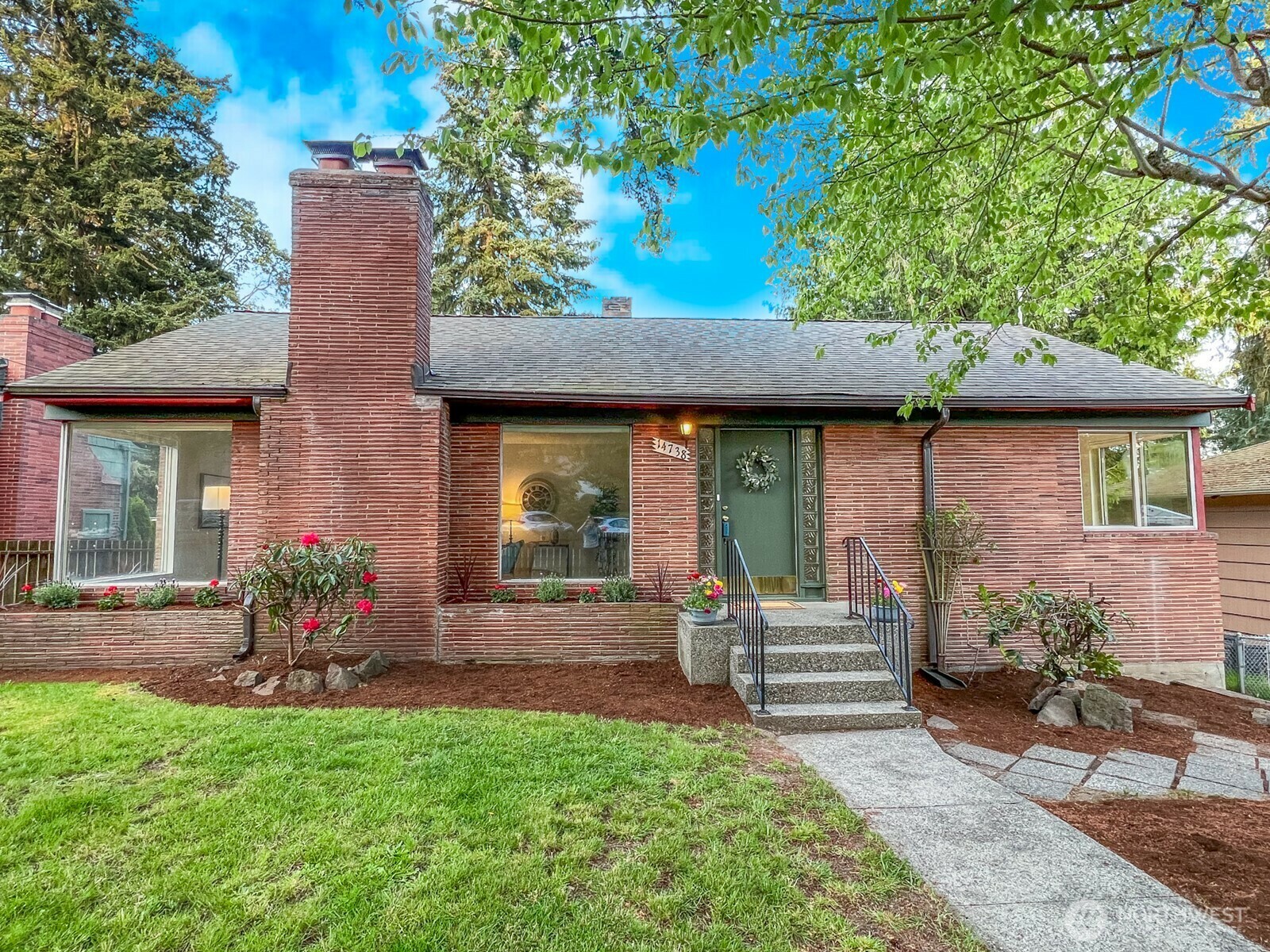 14738  27th Avenue NE  Shoreline WA 98155 photo