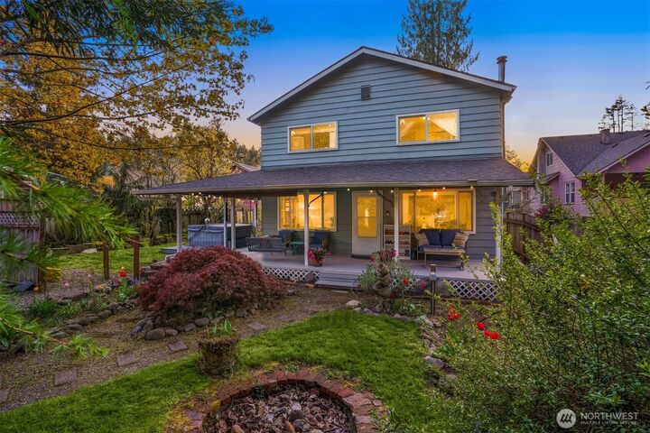 Property Photo:  405  Long Street  WA 98396