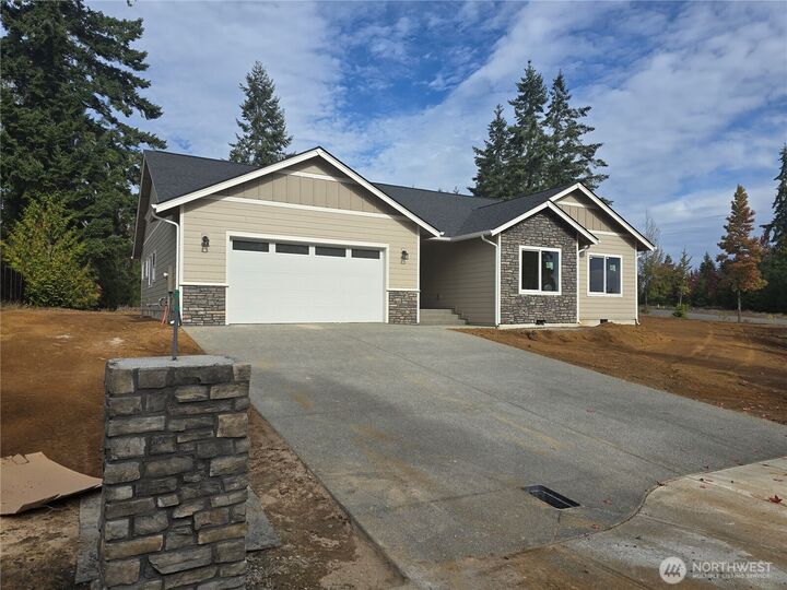 Property Photo:  102  Sycamore Lane  WA 98570 