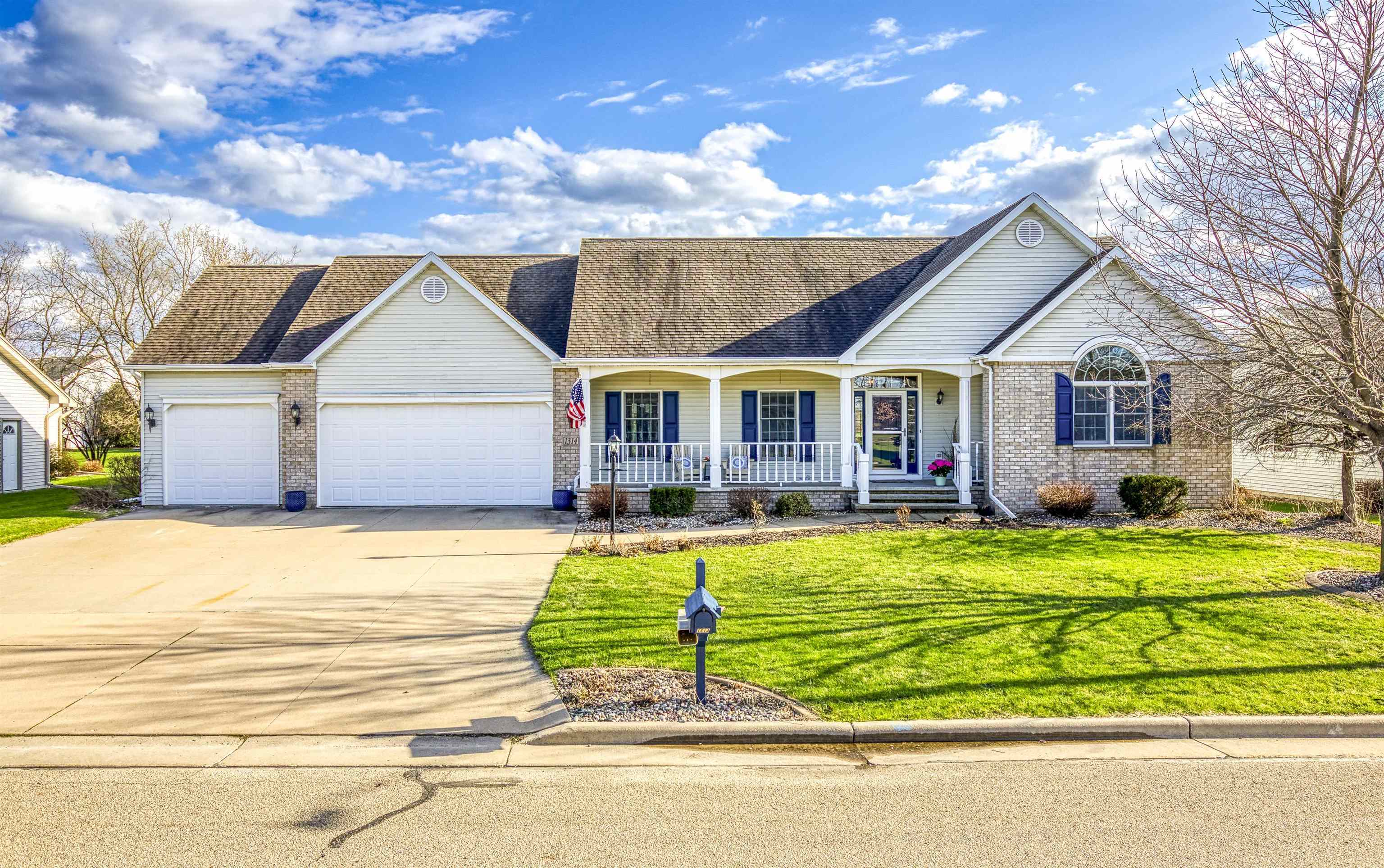 1314 Spike Court  Neenah WI 54956-4355 photo