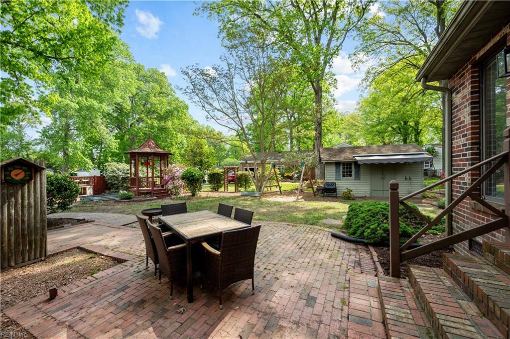 Property Photo:  504 Brafferton Cir  VA 23663 