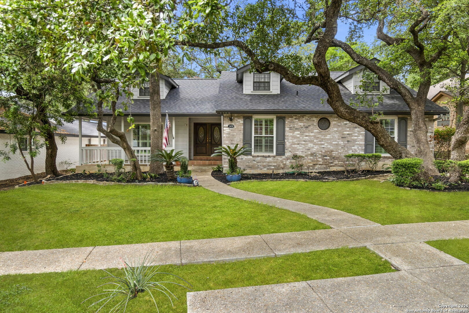 Property Photo: 1406 Vista Del Monte TX 78216
