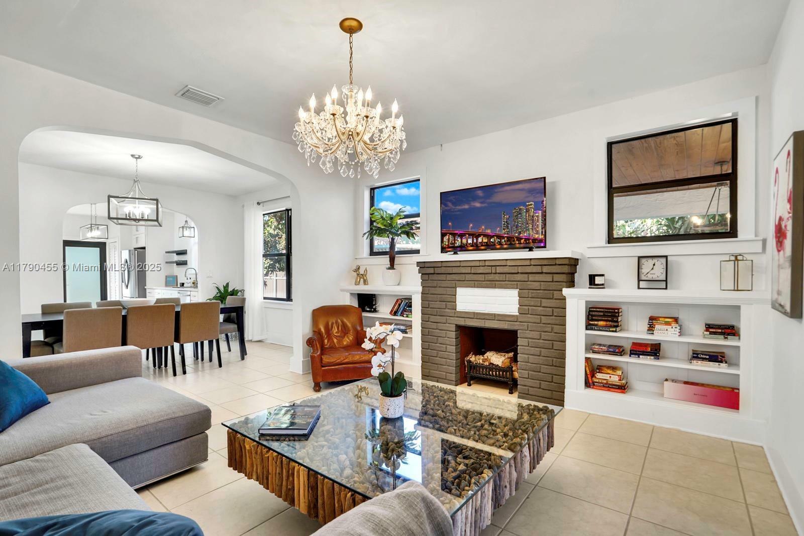318 SW 16th Ave  Miami FL 33135 photo