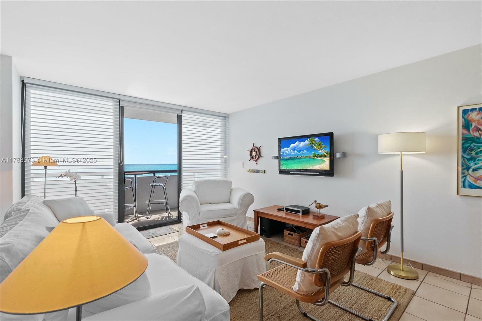 Property Photo: 2555 Collins Ave 805 FL 33140