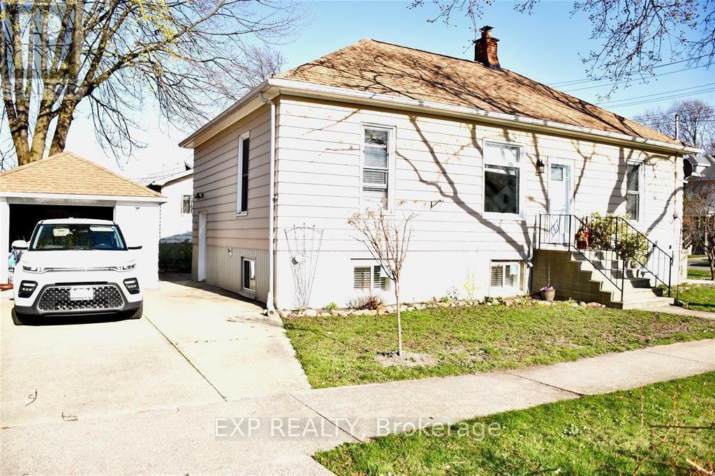 Property Photo:  408 Cromwell Street  ON N7T 3Z1 