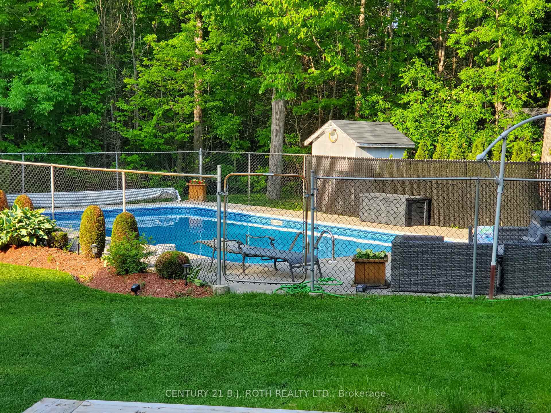 Property Photo: 1572 Laughlin Falls Road ON L0K 1E0