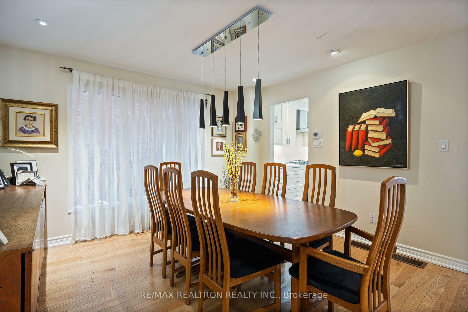 Photo de la propriété: 107 Ramblewood Lane ON L4J 6R2