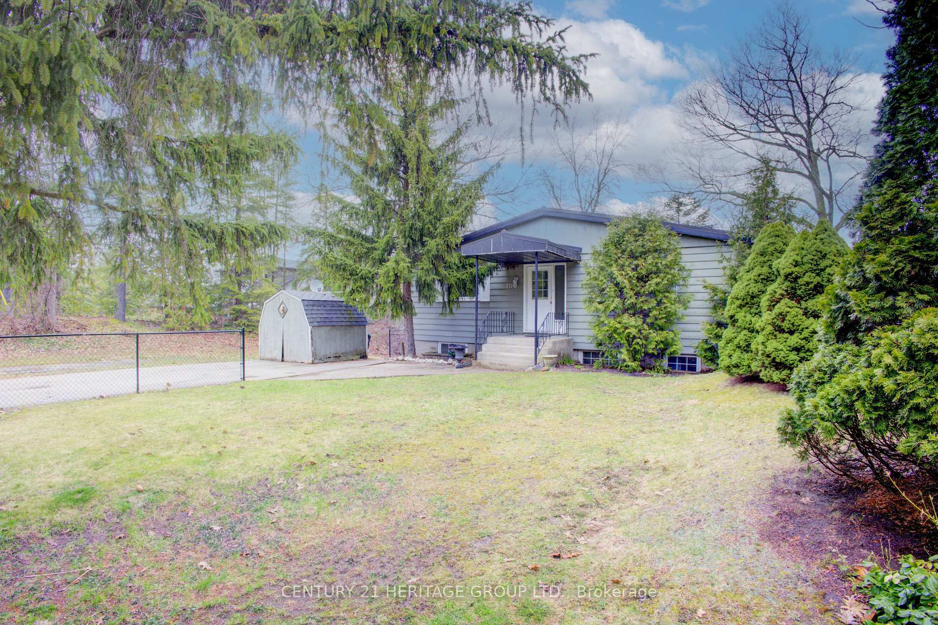 Photo de la propriété: 103 Sunnidale Road S ON L9Z 2S9