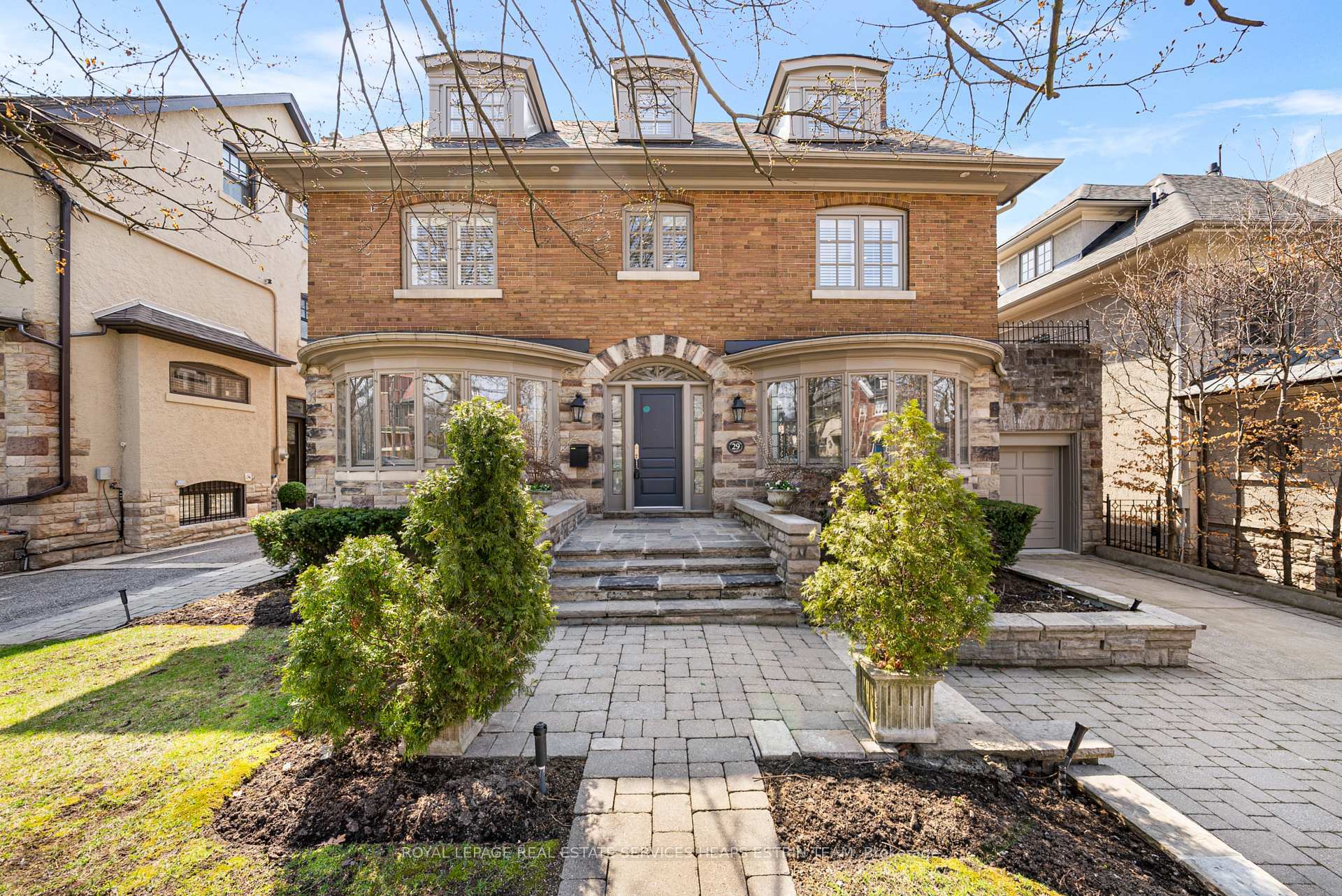 Property Photo: 29 Rosedale Heights Drive ON M4T 1C2