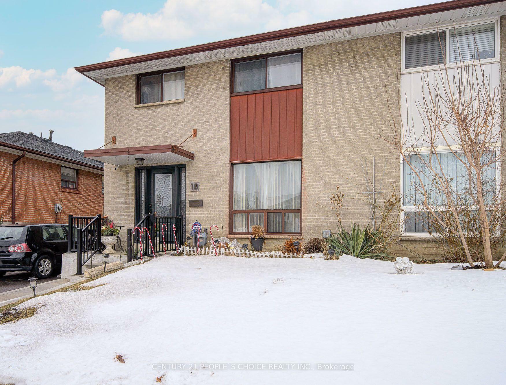 Photo de la propriété: 10 Lakeland Drive ON M9V 1M9