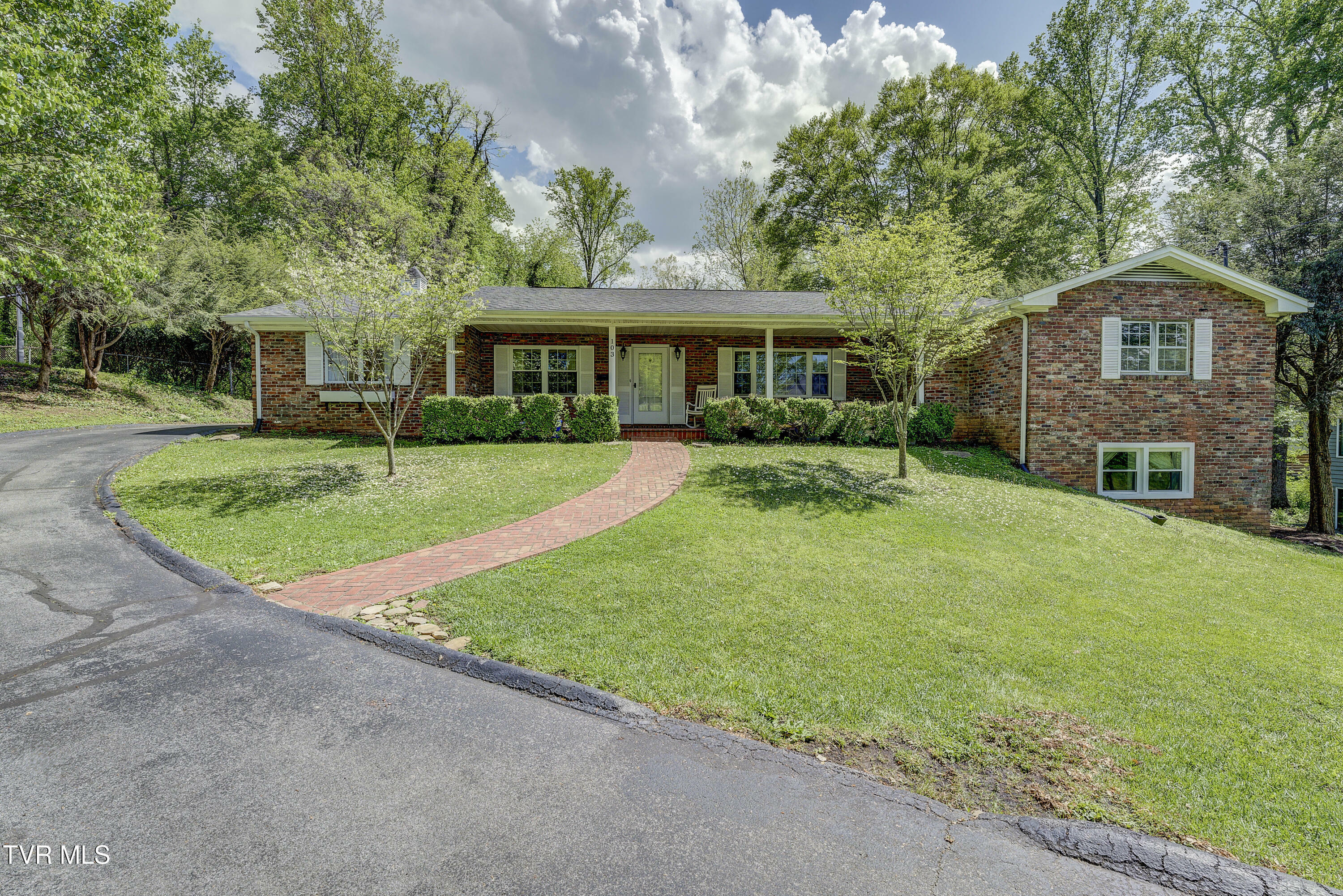 Property Photo: 103 Dogwood Lane TN 37604