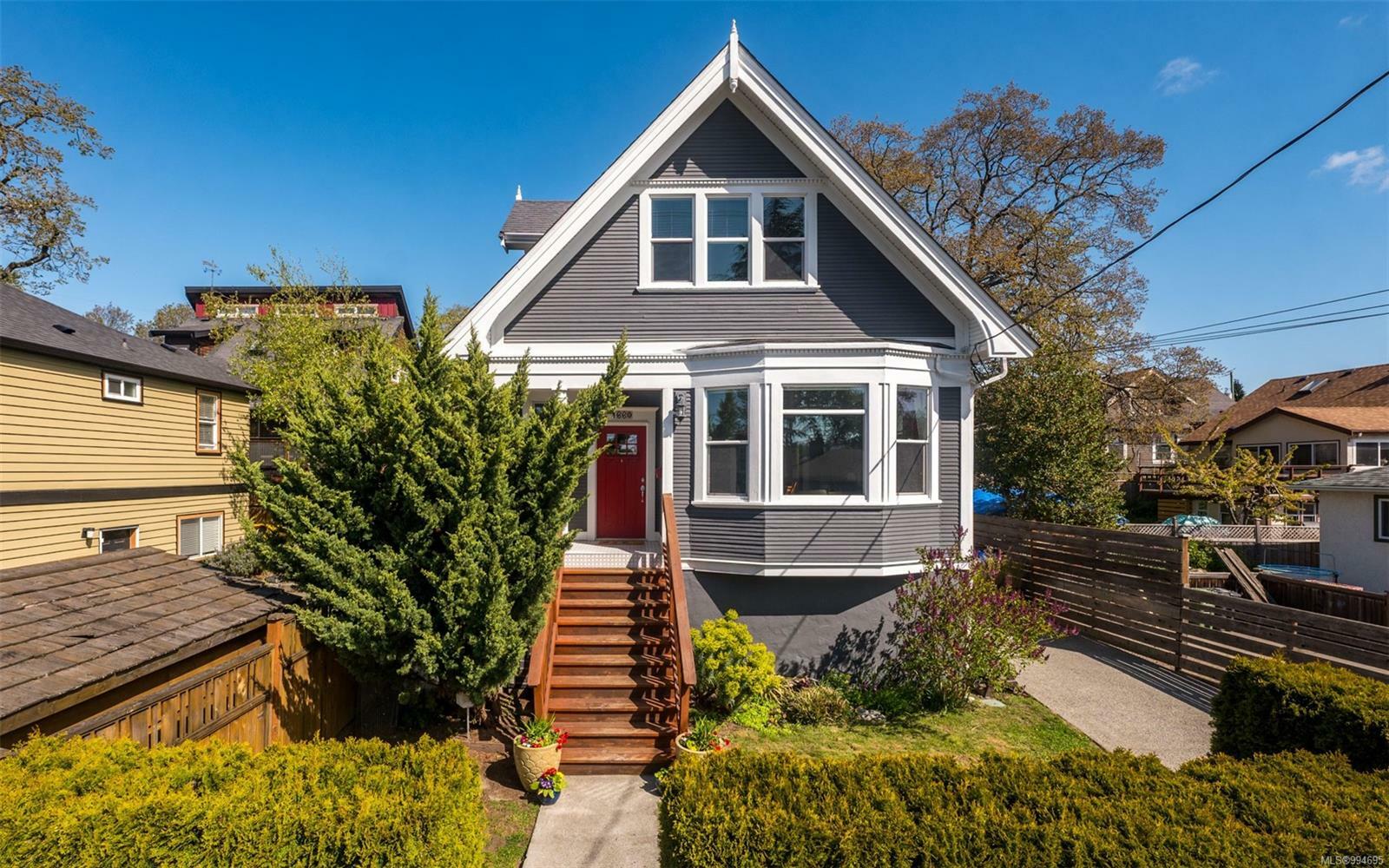 Property Photo: 1330 Haultain St BC V8R 2J5