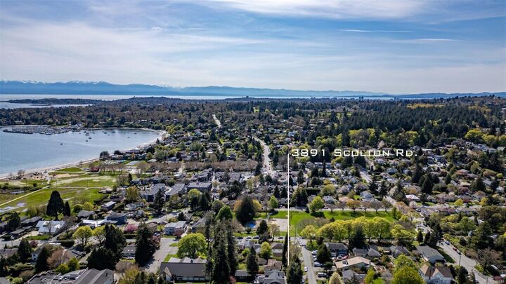 Property Photo: 3891 Scolton Rd BC V8N 4E1
