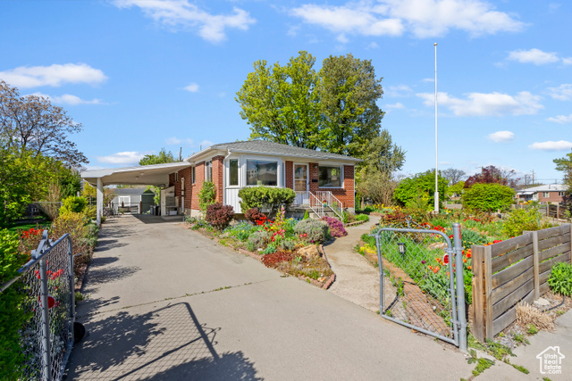 Property Photo: 1552 E Lanebrook Ln UT 84124