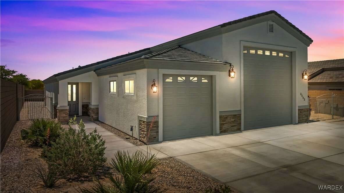 Property Photo: 2542 E Alterna Drive AZ 86426