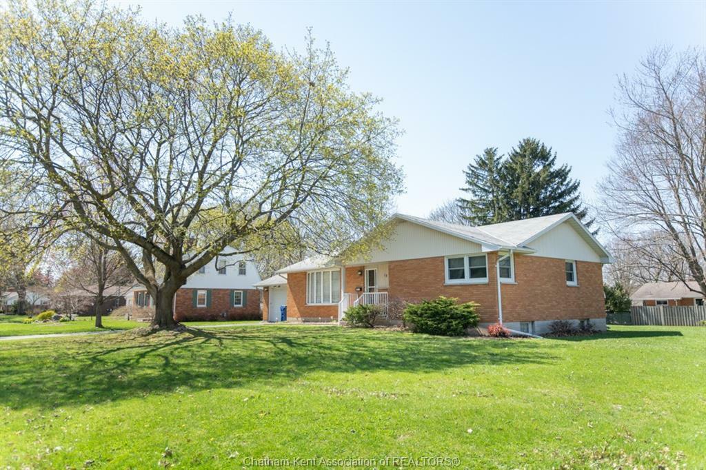 Property Photo: 12 Freda Street ON N0P 2C0