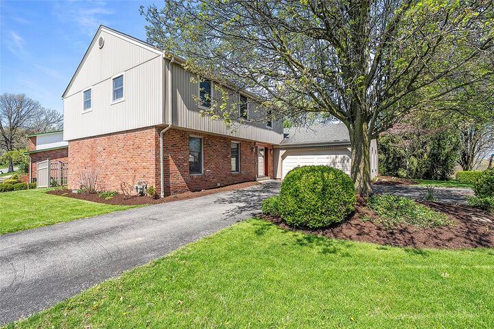 1656 Tiffany Ridge  Upper St. Clair PA 15241 photo