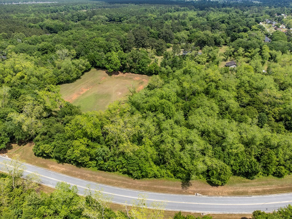 Property Photo: 2910 Barnaby Dr GA 31721