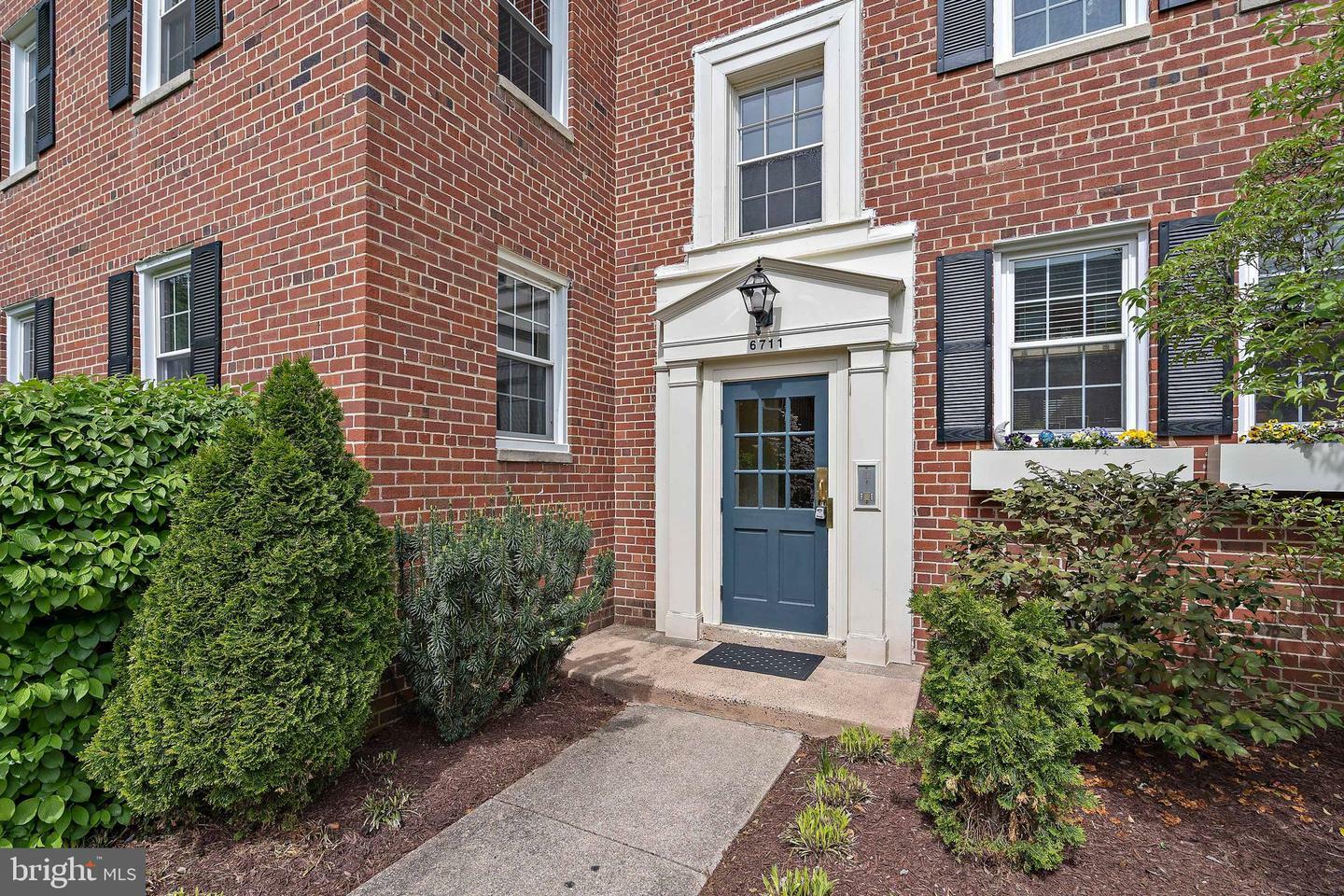 Property Photo: 6711 W Wakefield Drive A1 VA 22307