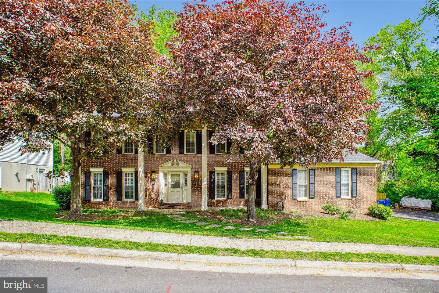 Property Photo: 9822 Five Oaks Road VA 22031