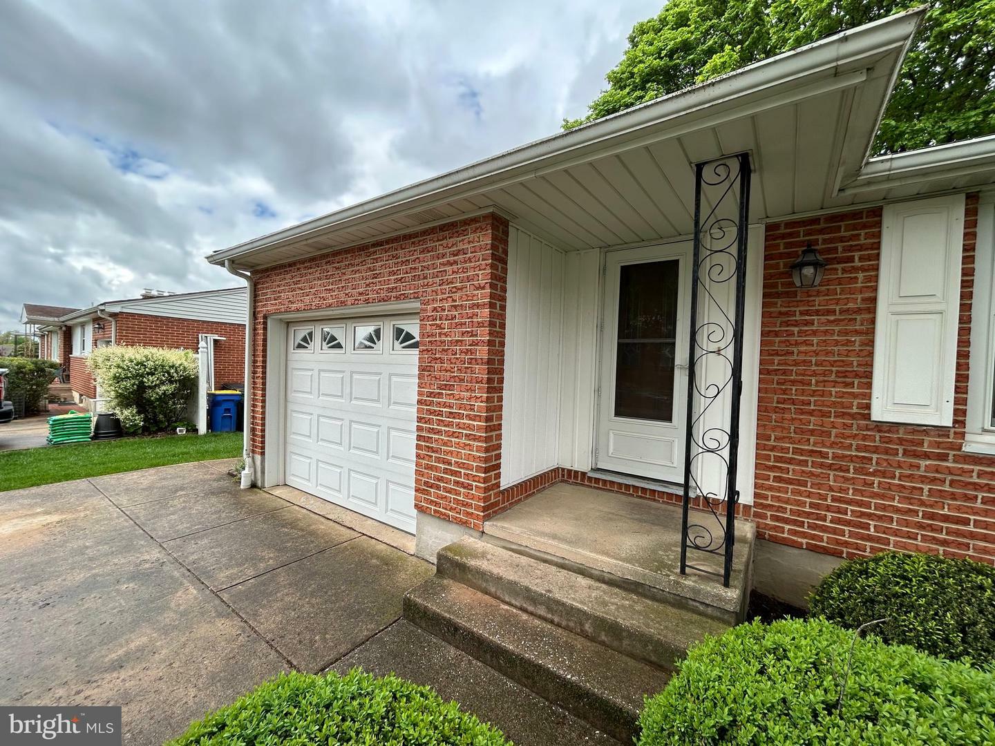 Property Photo: 201 Haybrook Drive PA 17406