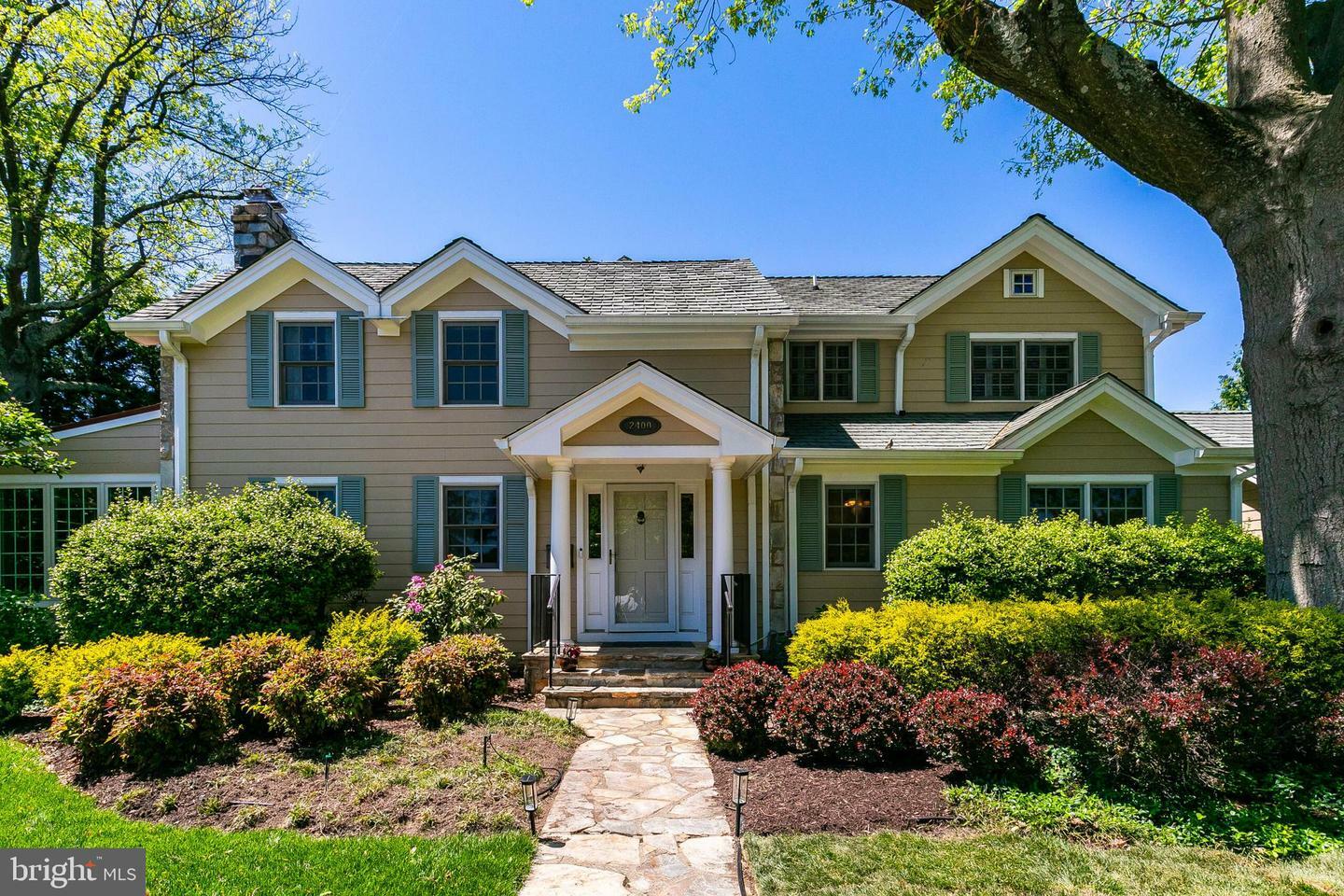 Property Photo: 2400 Page Terrace VA 22302