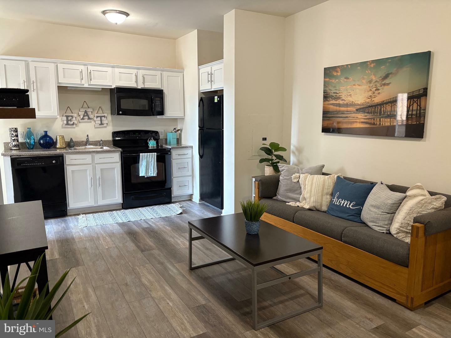 Property Photo: 1000 Diamond Street B PA 19122