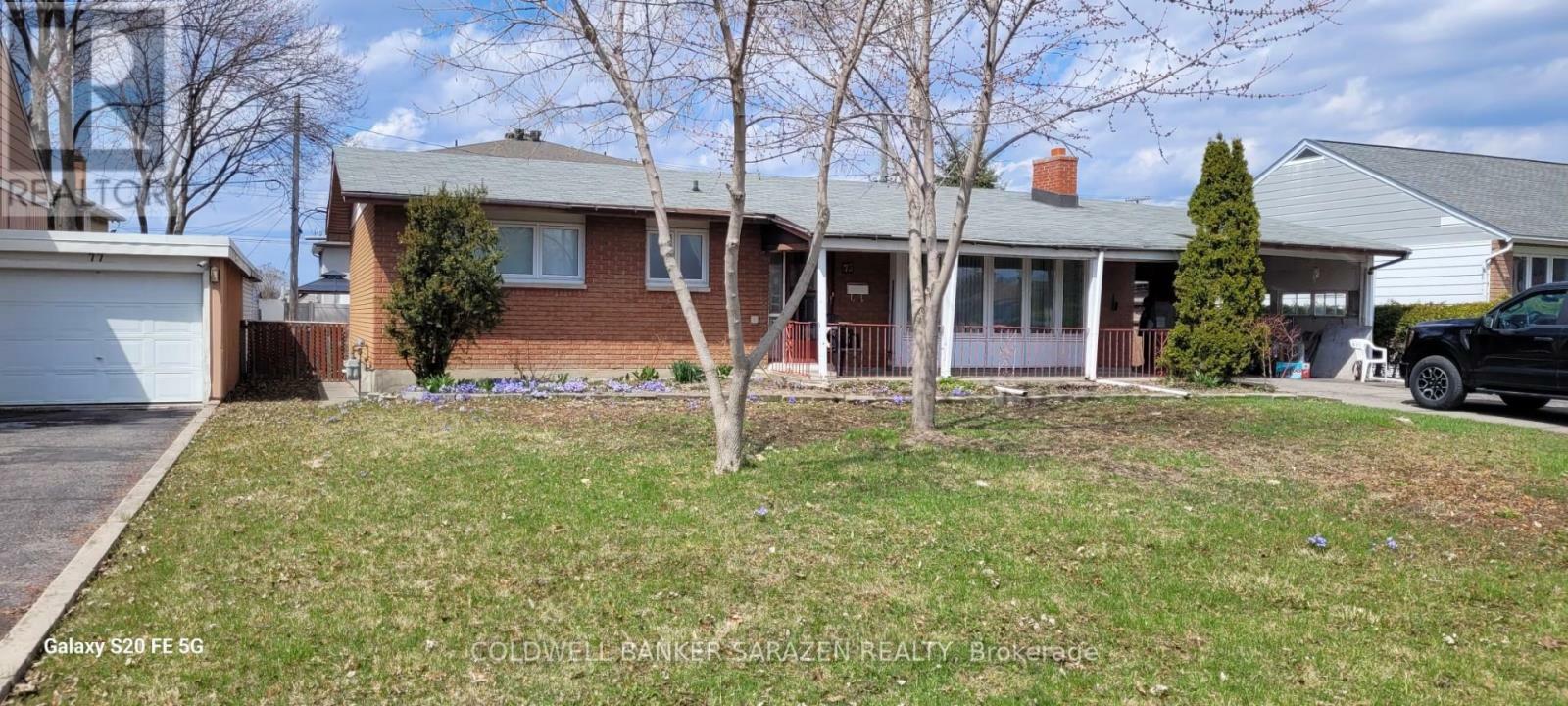 Property Photo: 75 Sunnycrest Drive South ON K2E 5Y6