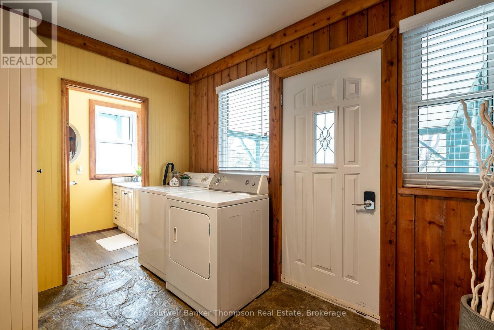 Property Photo: 2434 Old Muskoka Road ON P0B 1M0