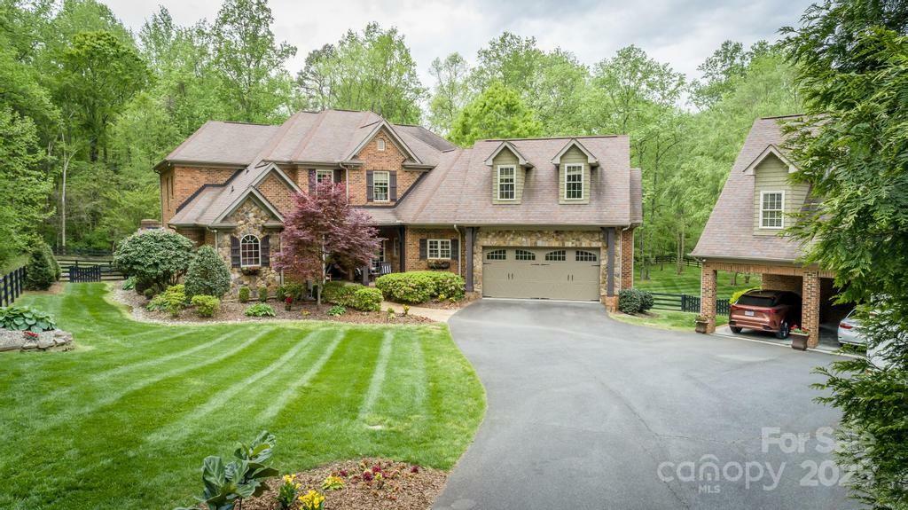 Property Photo: 4600 Spicewood Drive NC 28227