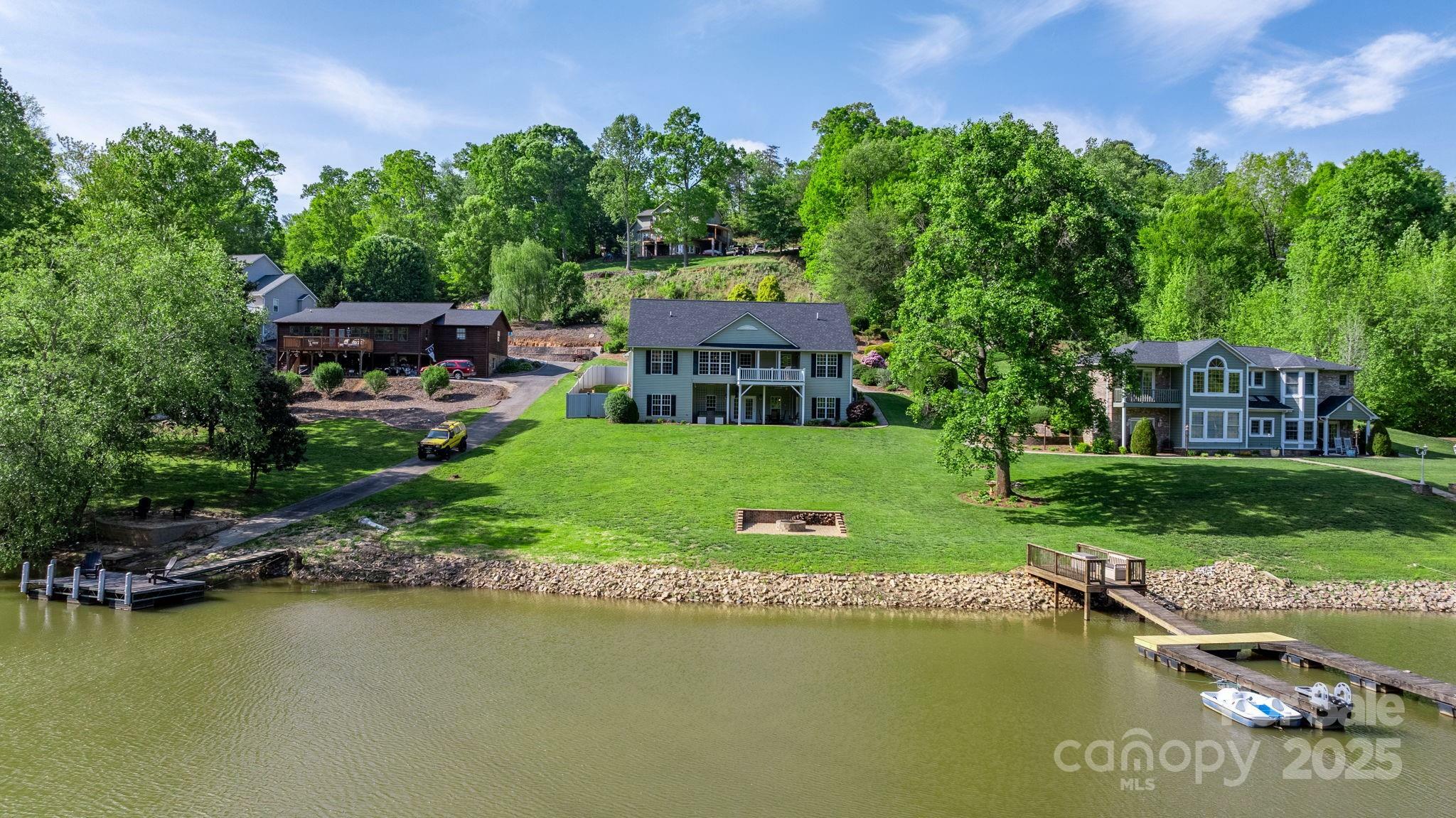 892 Plantation Drive  Marion NC 28752 photo