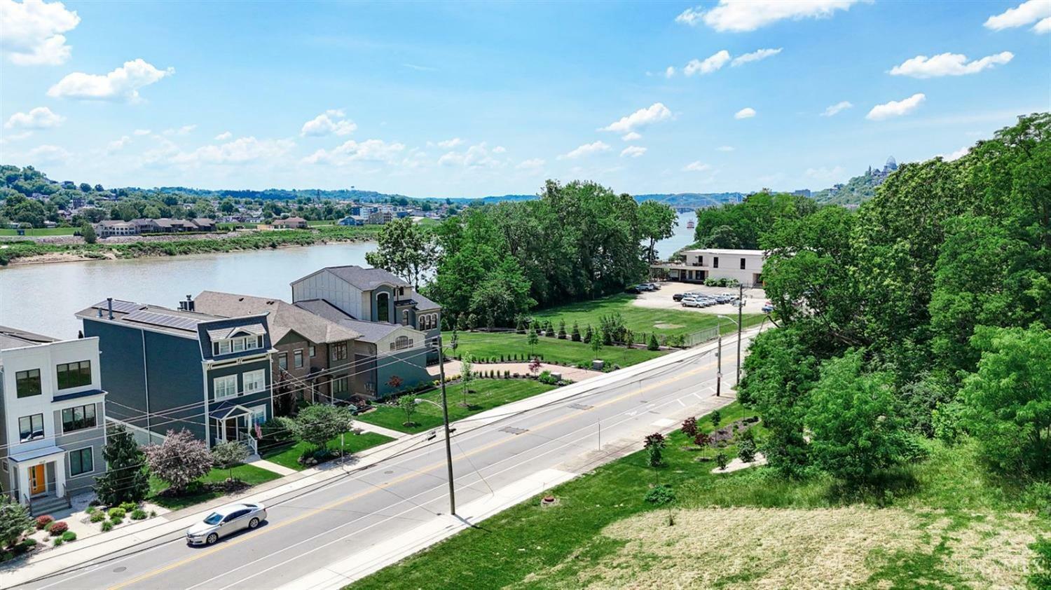Property Photo: 1922 Riverside Drive OH 45202