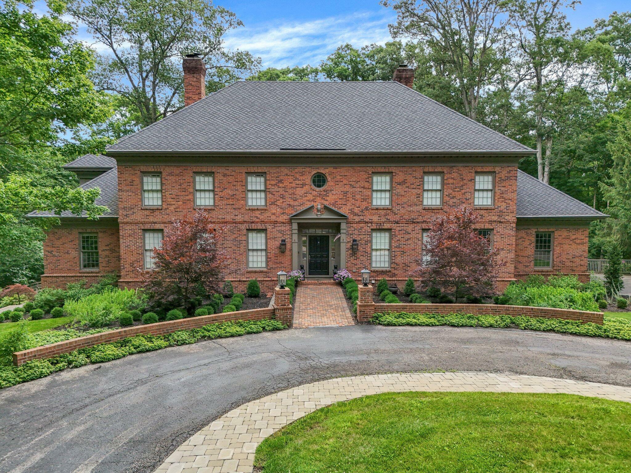 Property Photo: 1540 W Powell Road OH 43065