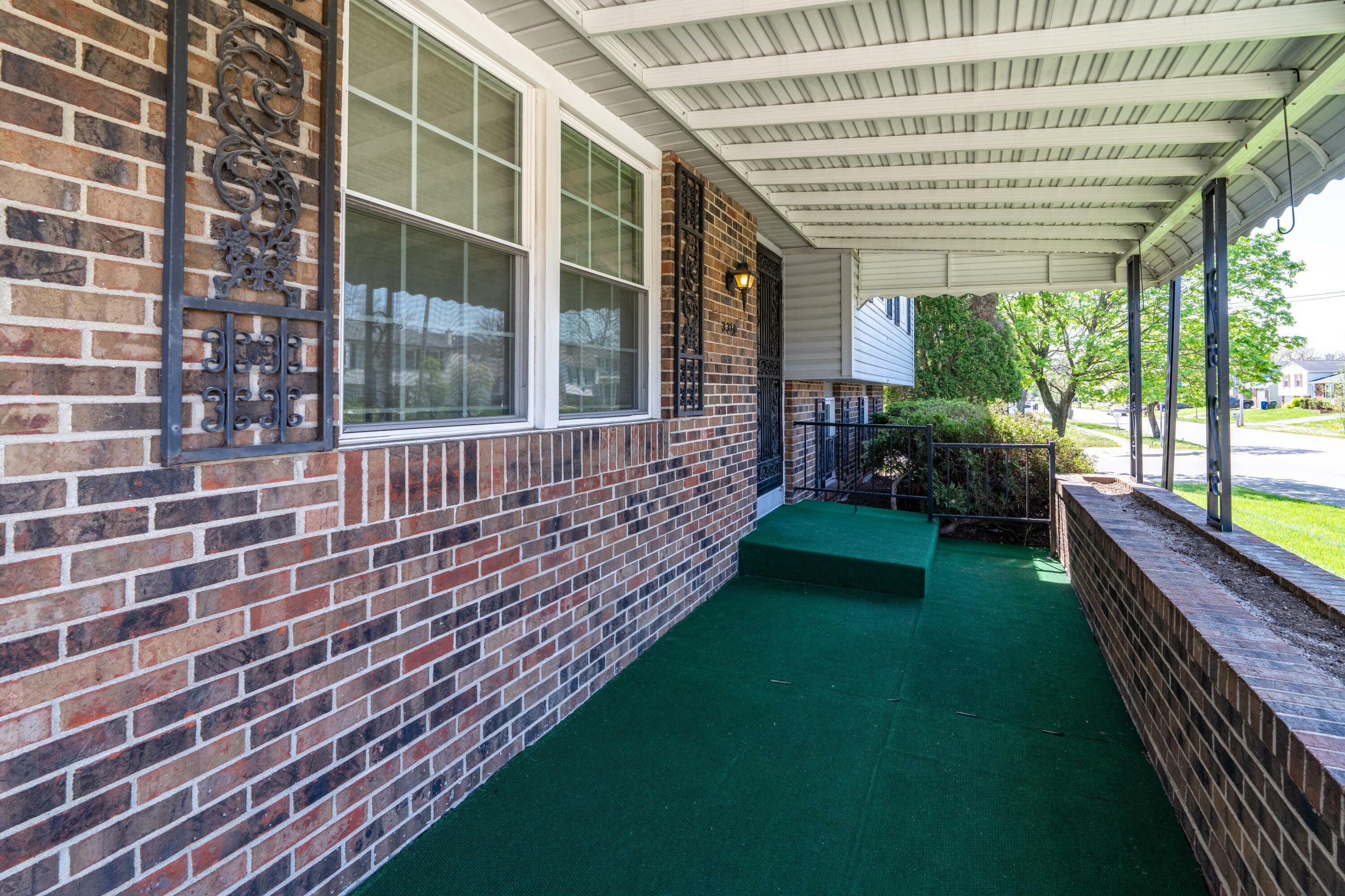 Property Photo: 3310 Framington Drive OH 43224