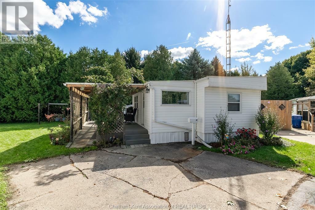 Property Photo: 22220 Charing Cross Road 15 ON N7M 5V8
